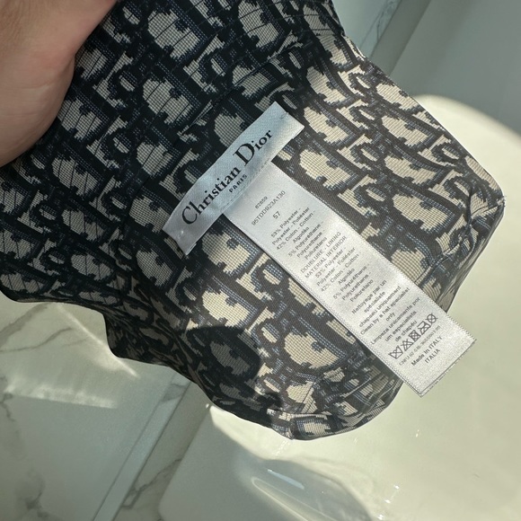 DIOR Bucket Hat - Picture 2 of 3